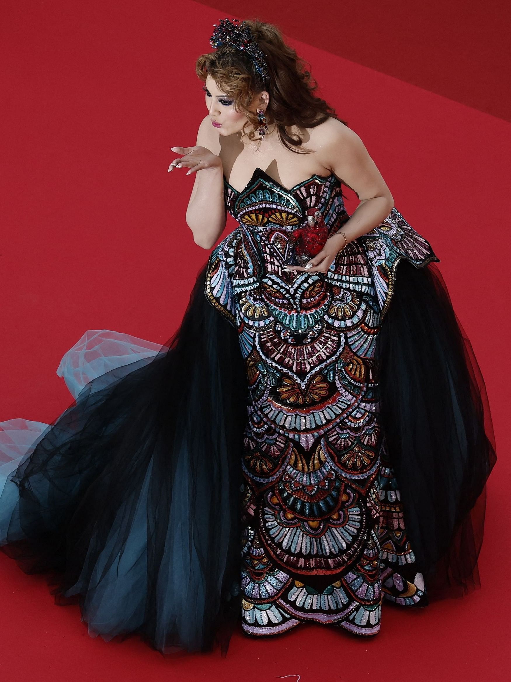 Urvashi Rautela tại thảm đỏ cannes 2025