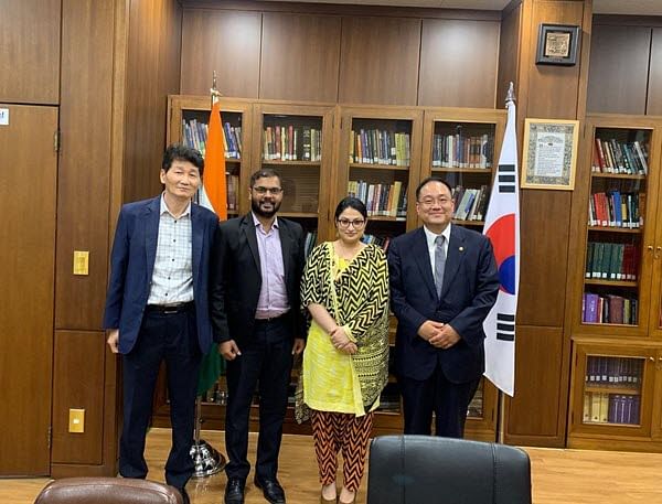 Chairman of SOiVA visited the Indian embassy in Seoul to meet Nayantara Dabariya, Second Secretary, Embassy of India, to discuss involvement opportunities in India.