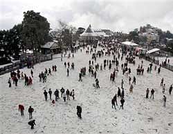 Fresh snow in Himachal, hoteliers cheer