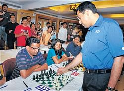 Would love to play in India: Anand