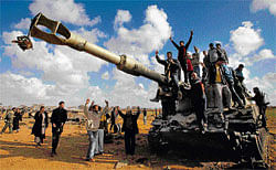 Allied air strikes silence Gadhafi guns