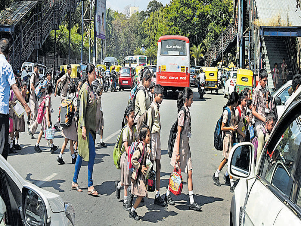 Crossing busy Chalukya Circle, a nightmare for pedestrians