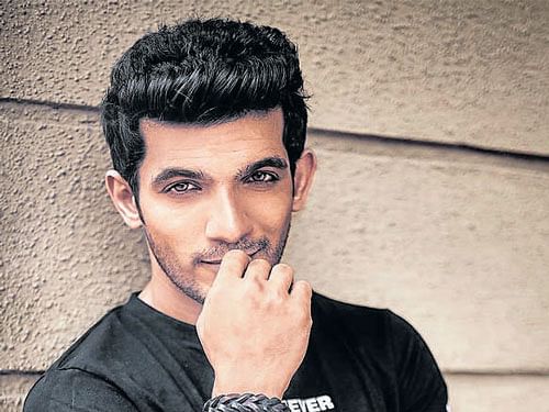Actor Arjun Bijlani Tests Positive For COVID-19, Has Mild Symptoms