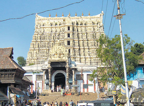 Shri muthumari amman temple hi-res stock photography and images - Page 2 -  Alamy