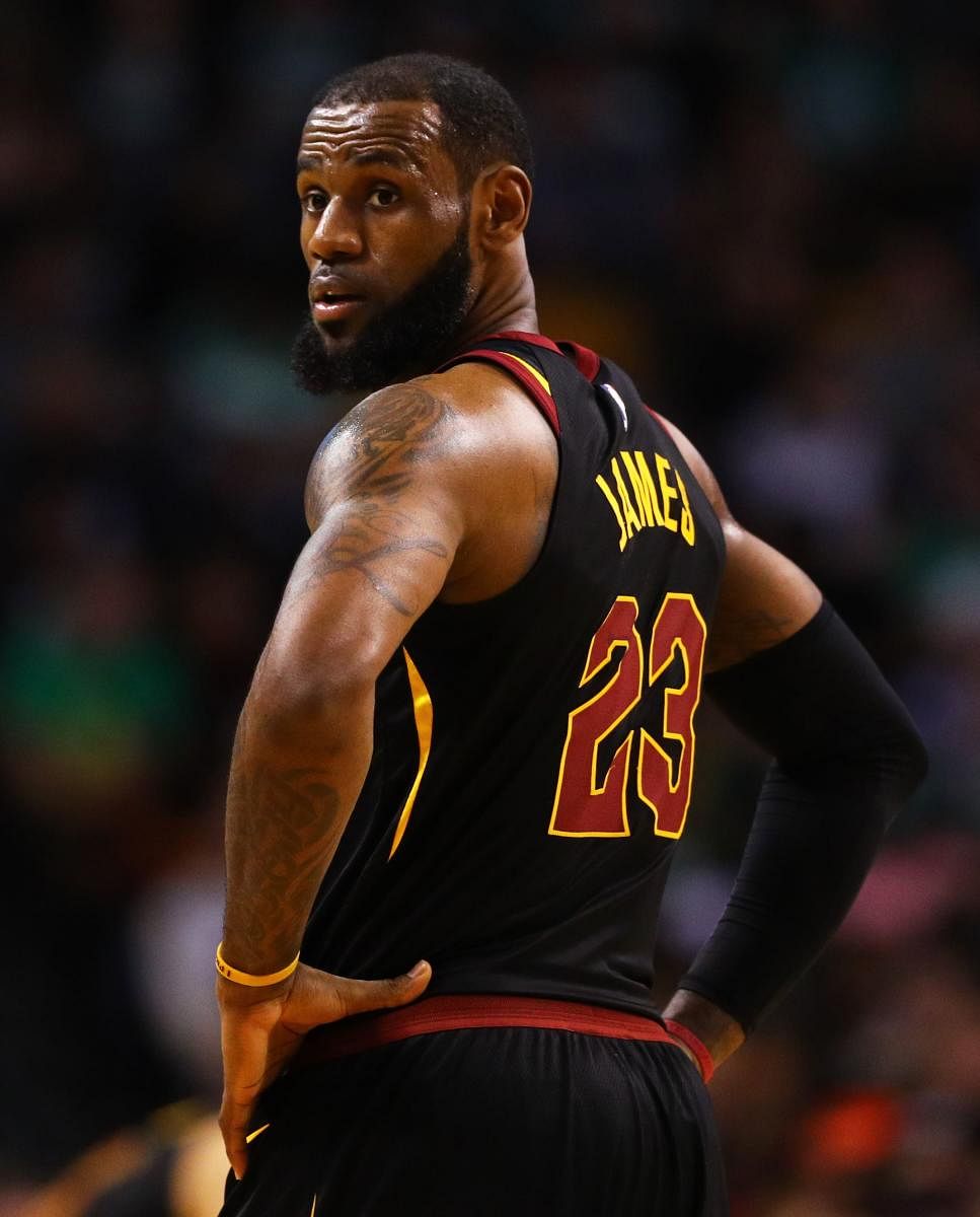 LeBron James files application for No. 6 jersey for the 2010-11 season 