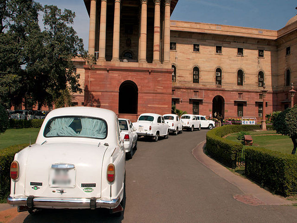 Delhi babus warned against misuse of official cars 