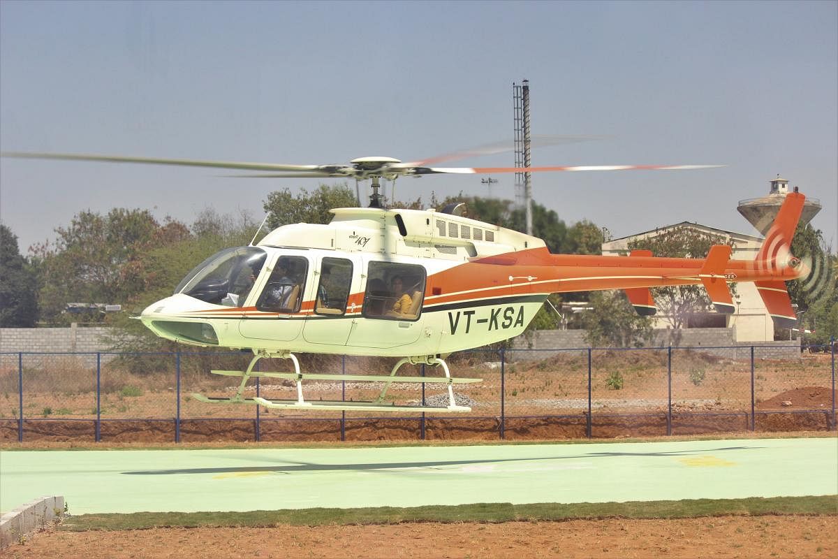 Metrolife: Just one pad, so helitaxi looks for places to land