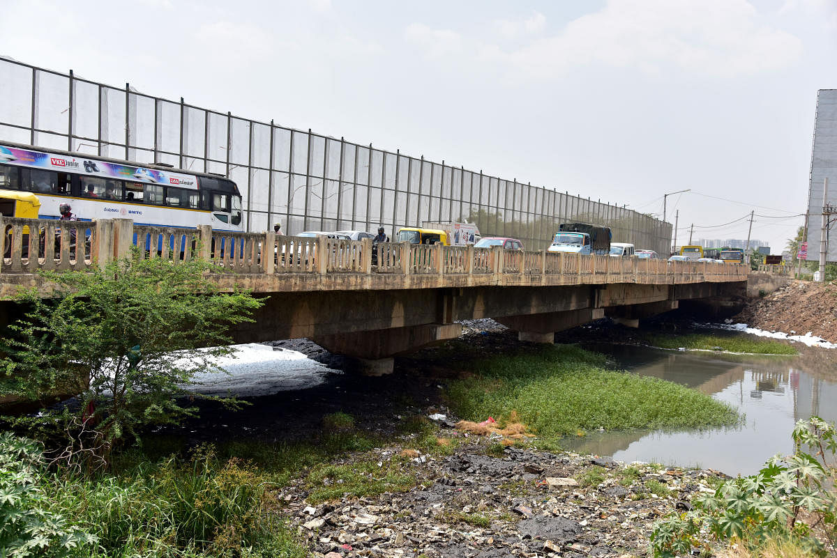 Varthur bridge shakes severely; heavy vehicles barred