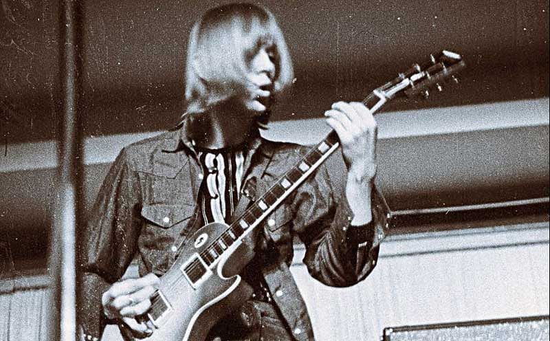 Fleetwood Mac guitarist Danny Kirwan dies at 68