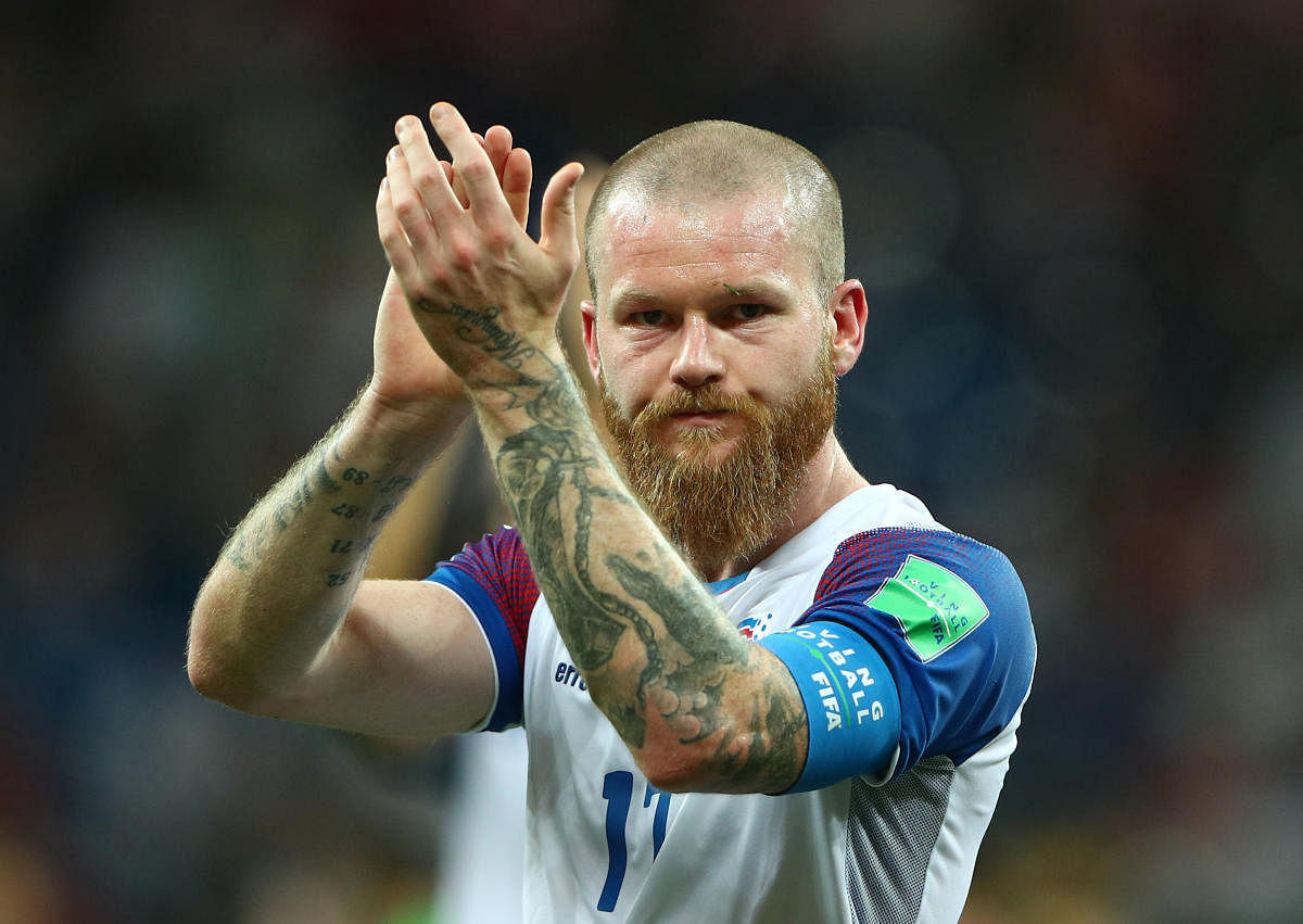Aron Gunnarsson signs one-year deal at Cardiff