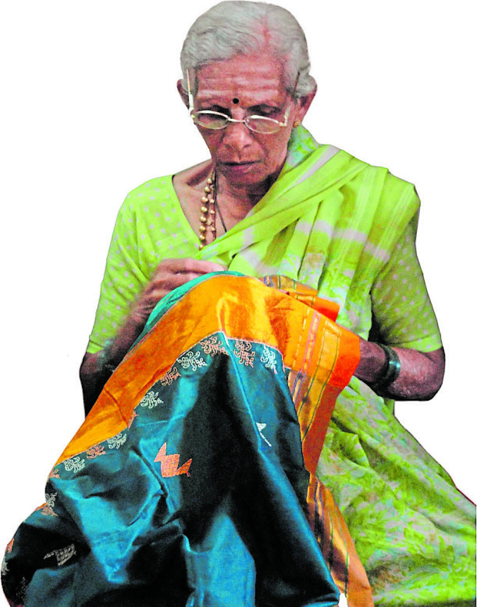 20% Off Multicolor Patan Patola Handloom Double Ikat Silk Saree – Luxurion  World
