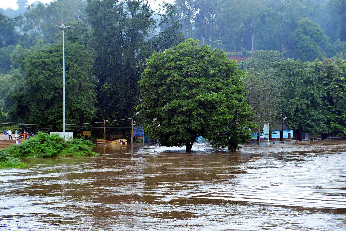 Heavy rain inundates Kukke Subrahmanya snanaghatta