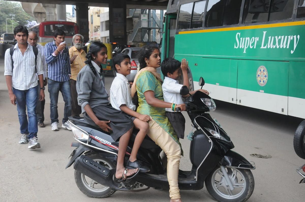 Autorickshaw rides to school, cheap & dangerous option