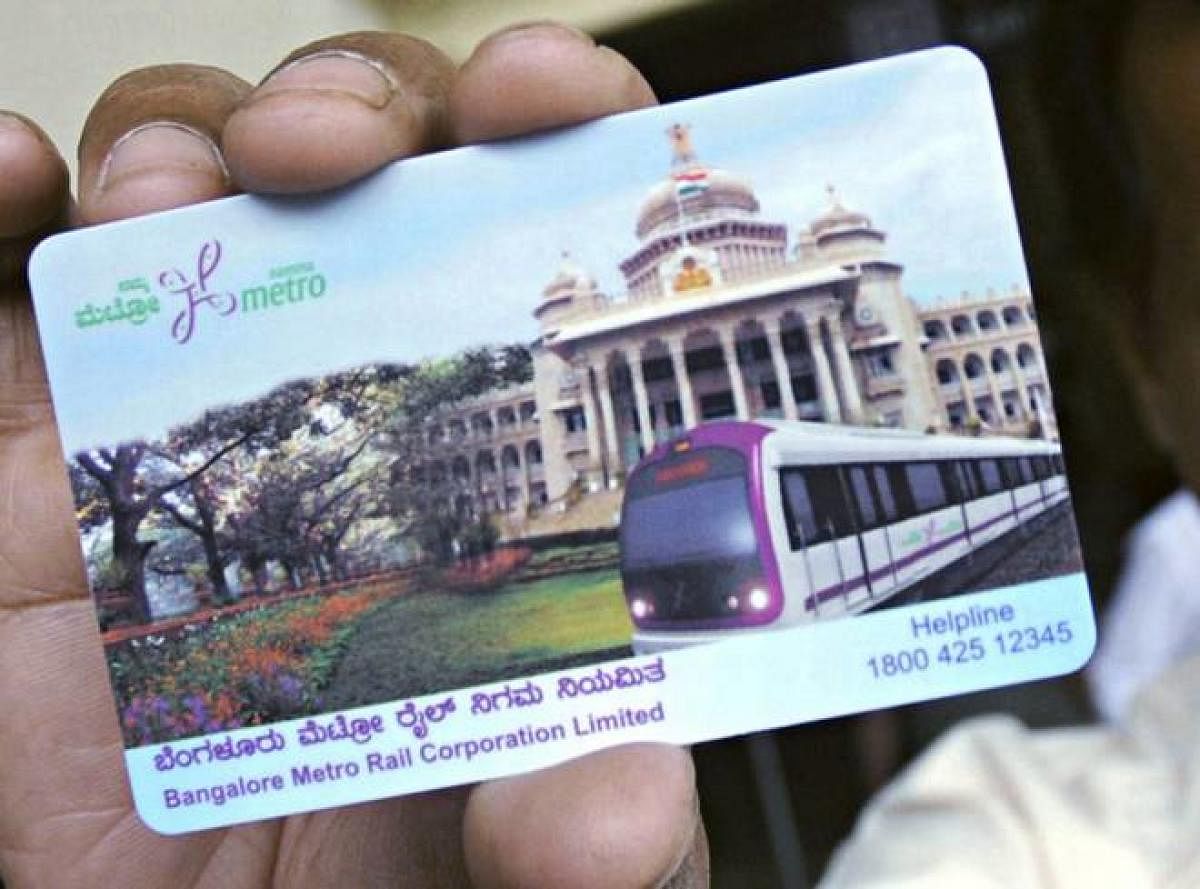 Metro riders using smartcards outnumber token buyers