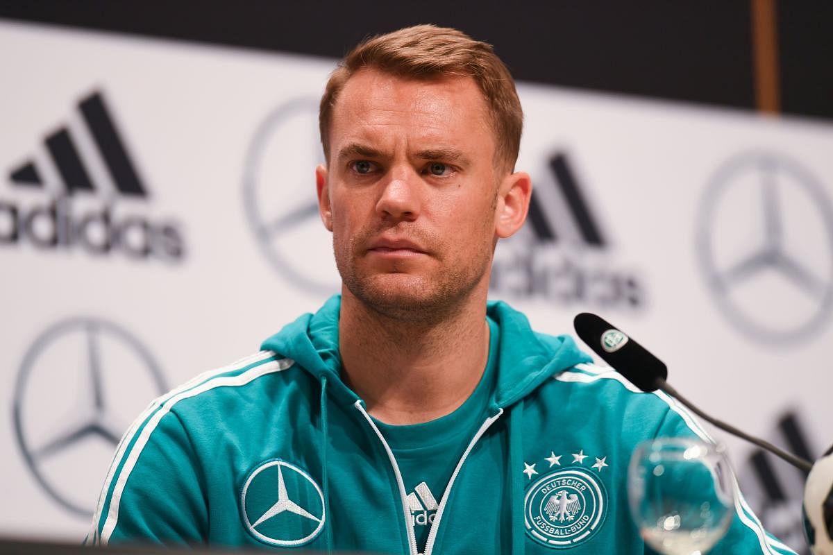 Neuer denies Ozil's claims of racism