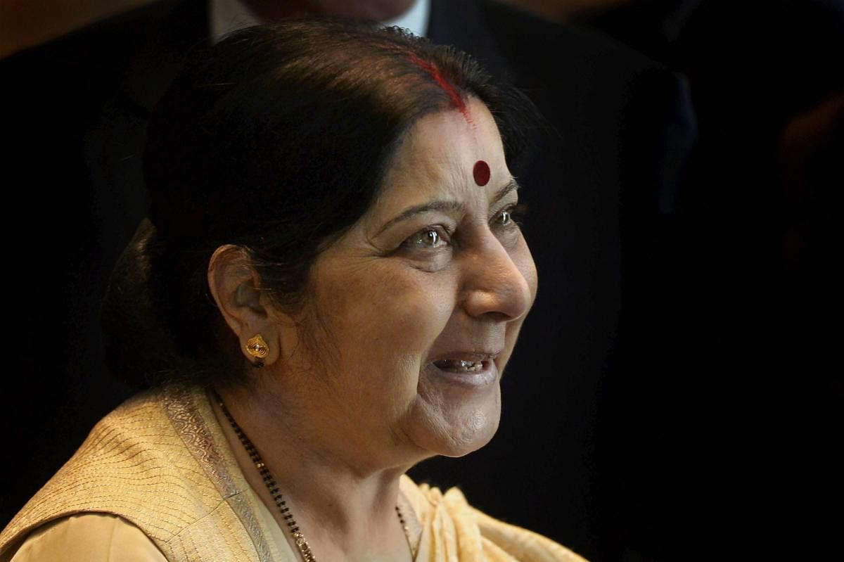 Sushma interacts with Indian community in Kazakhstan
