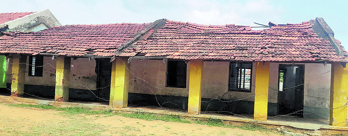 2 classrooms of this govt school may collapse anytime