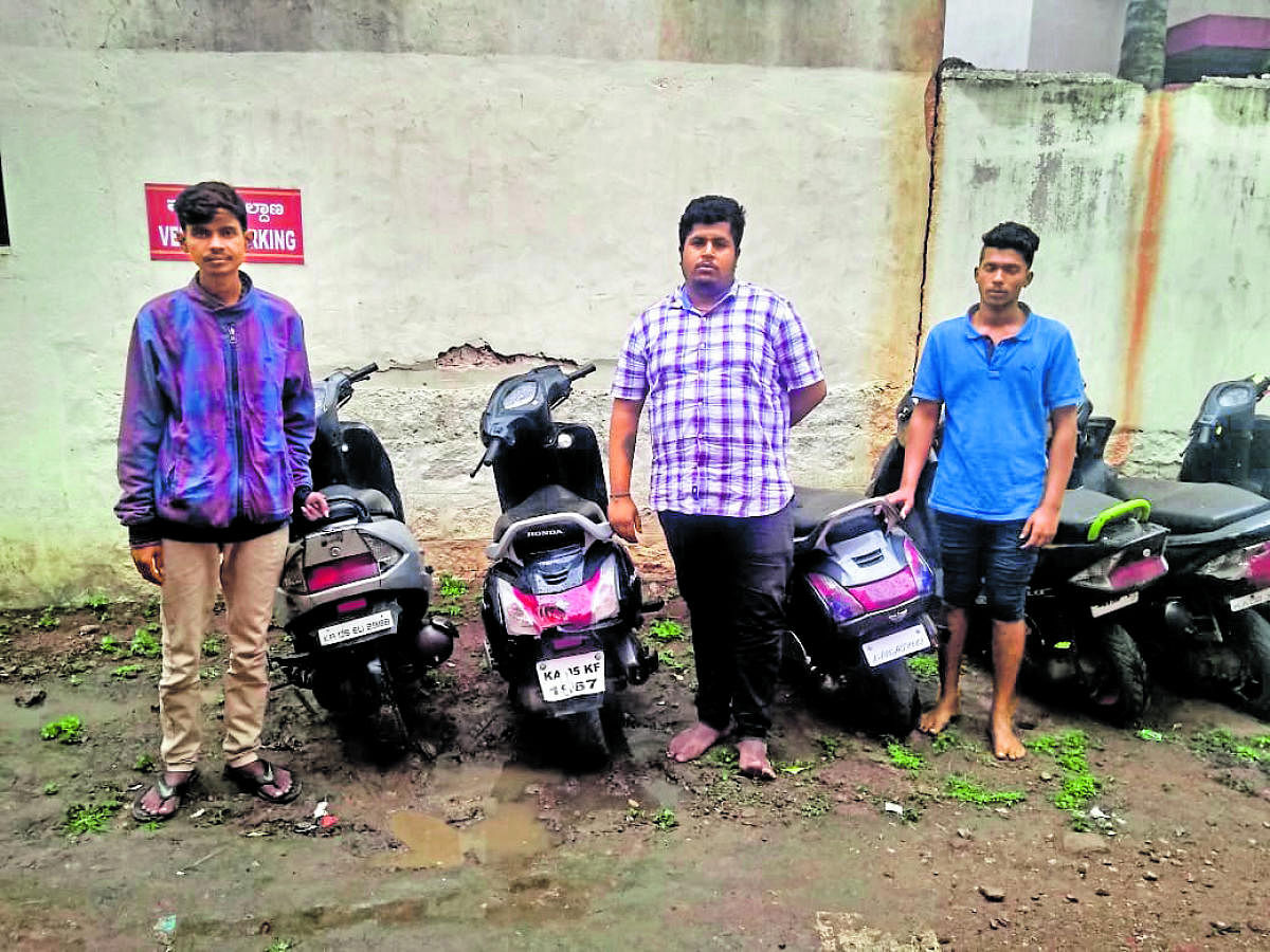 Four youngsters held for doing bike stunts