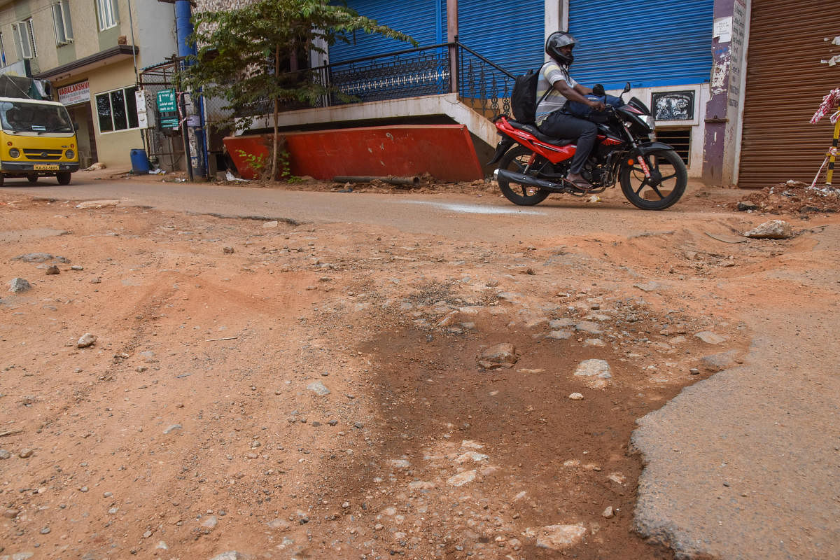 BWSSB delays work, Dasarahalli roads in mess