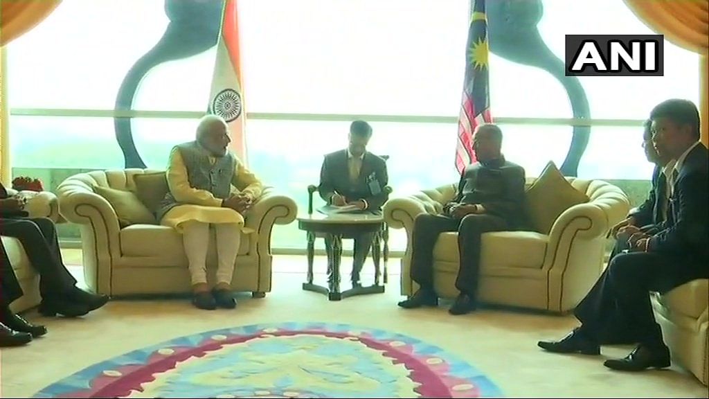 PM Modi meets Malaysian counterpart Mahathir Mohammad