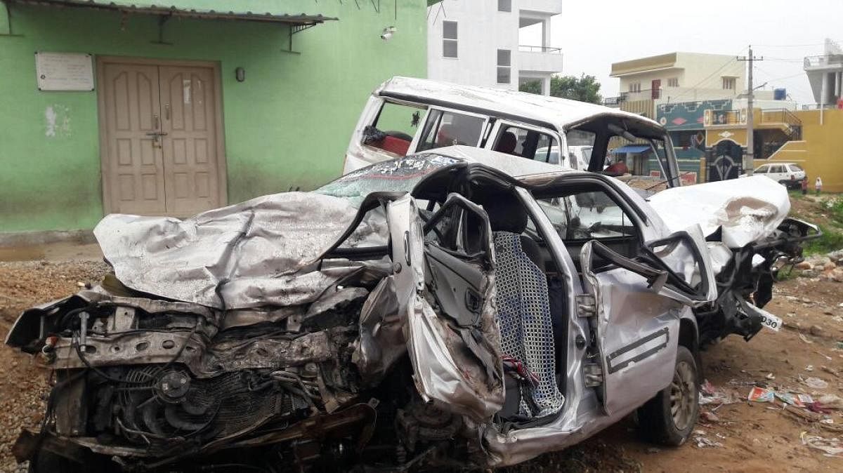 Soldier, three others killed in car crash
