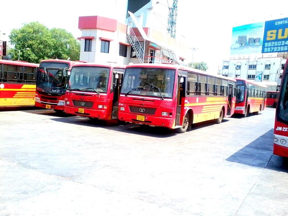 Bus port on the line of airport in offing