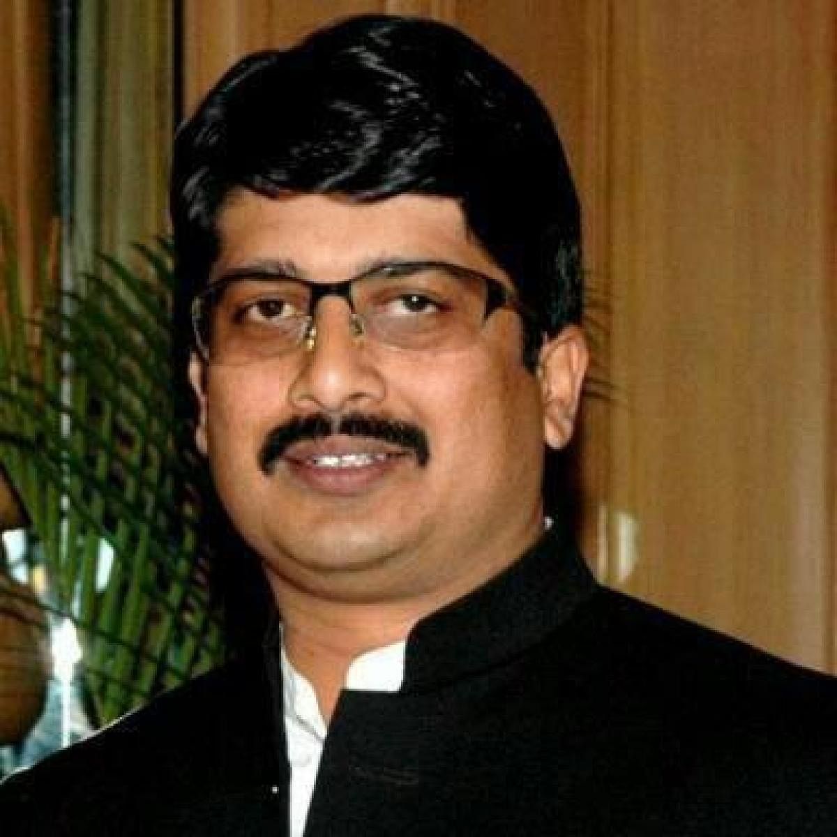 Raja Bhaiya to float outfit, contest LS polls