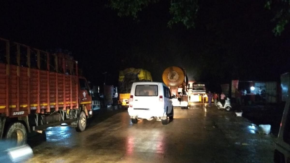 Despite ban, heavy vehicles ply on Shiradi Ghat