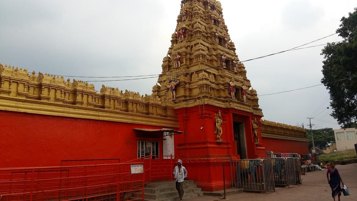 Don't blame Lord, says Kondagattu temple head priest