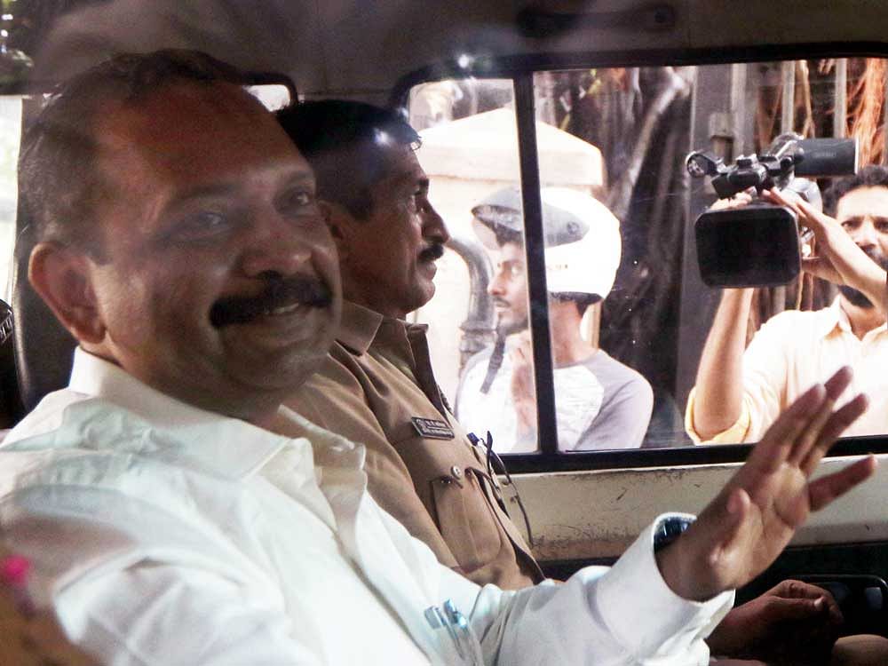 Lt Col Purohit moves SC, says he's nationalist