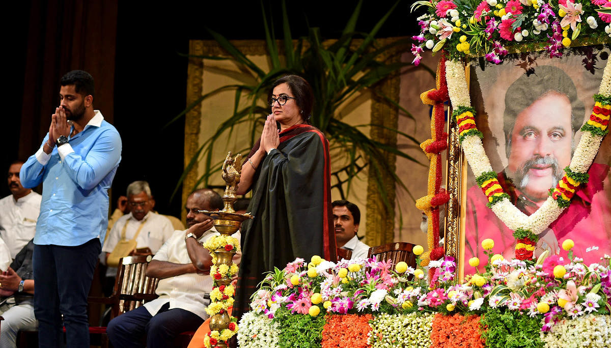 Sumalatha thanks govt, people for love and support