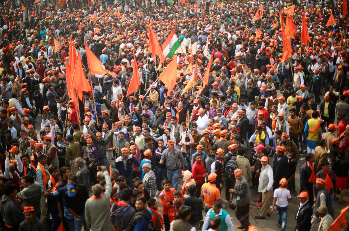 VHP holds mega rally in massive temple push
