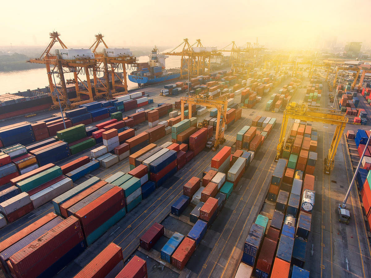 Cargo traffic at major ports rises 5% in April-Sept
