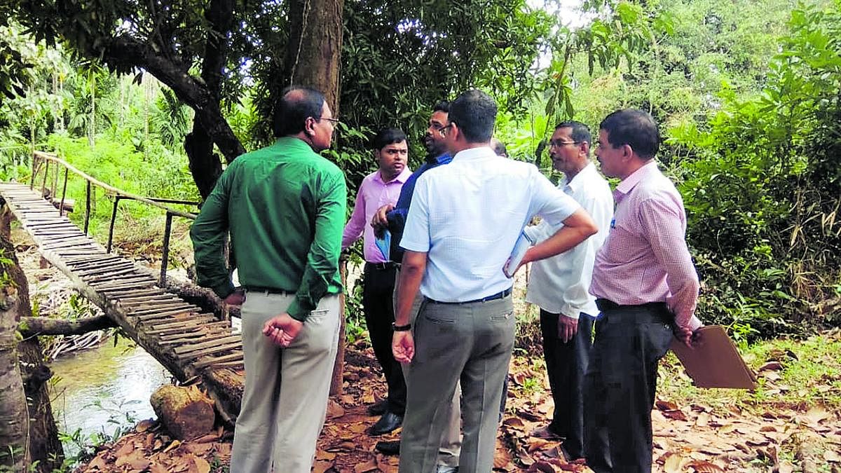 Central team visits rain-affected areas in Udupi, DK