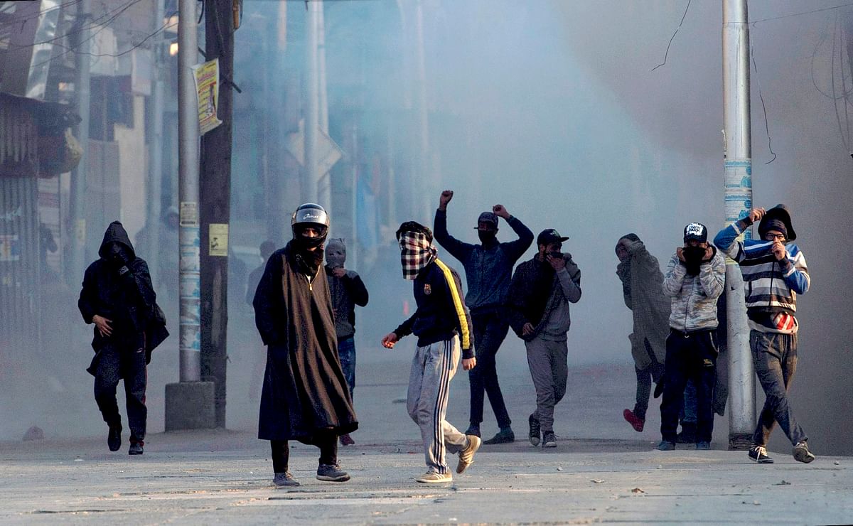 Protester killed in army firing in Pulwama