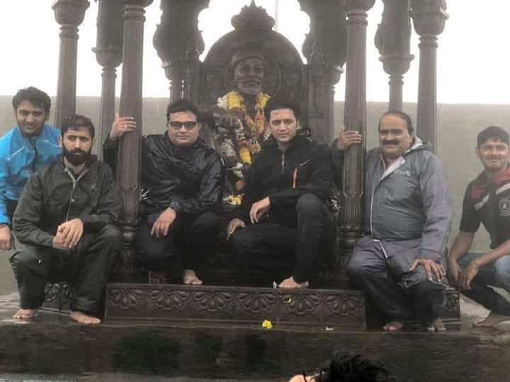 BJP MP slams Riteish for photo near Shivaji statue