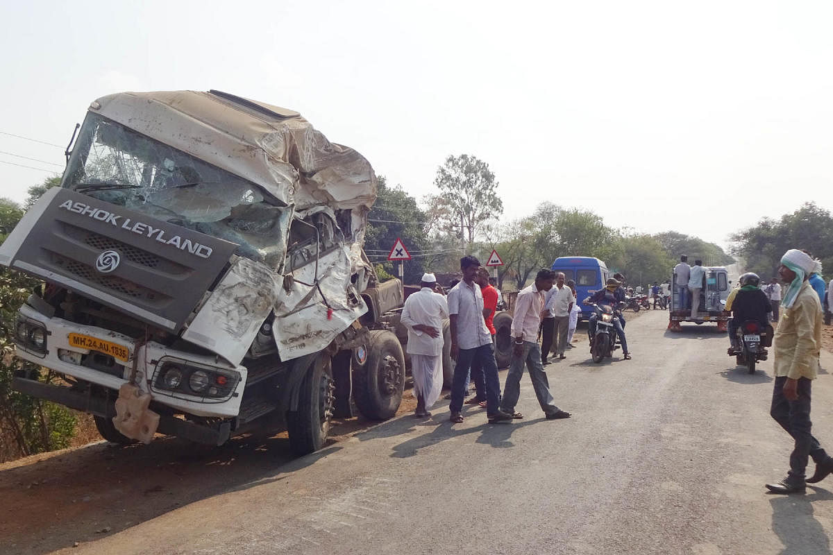 4 killed as container lorry ploughs into hotel
