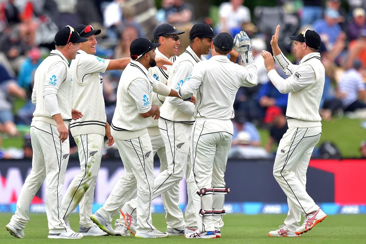 NZ, Lanka Test evenly poised