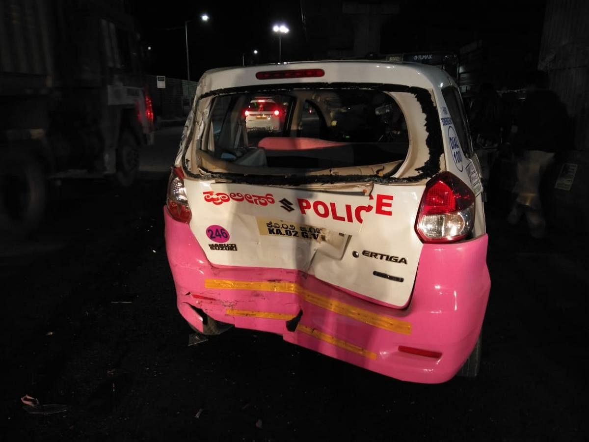 Drunk cab driver crashes into Hoysala patrol vehicle