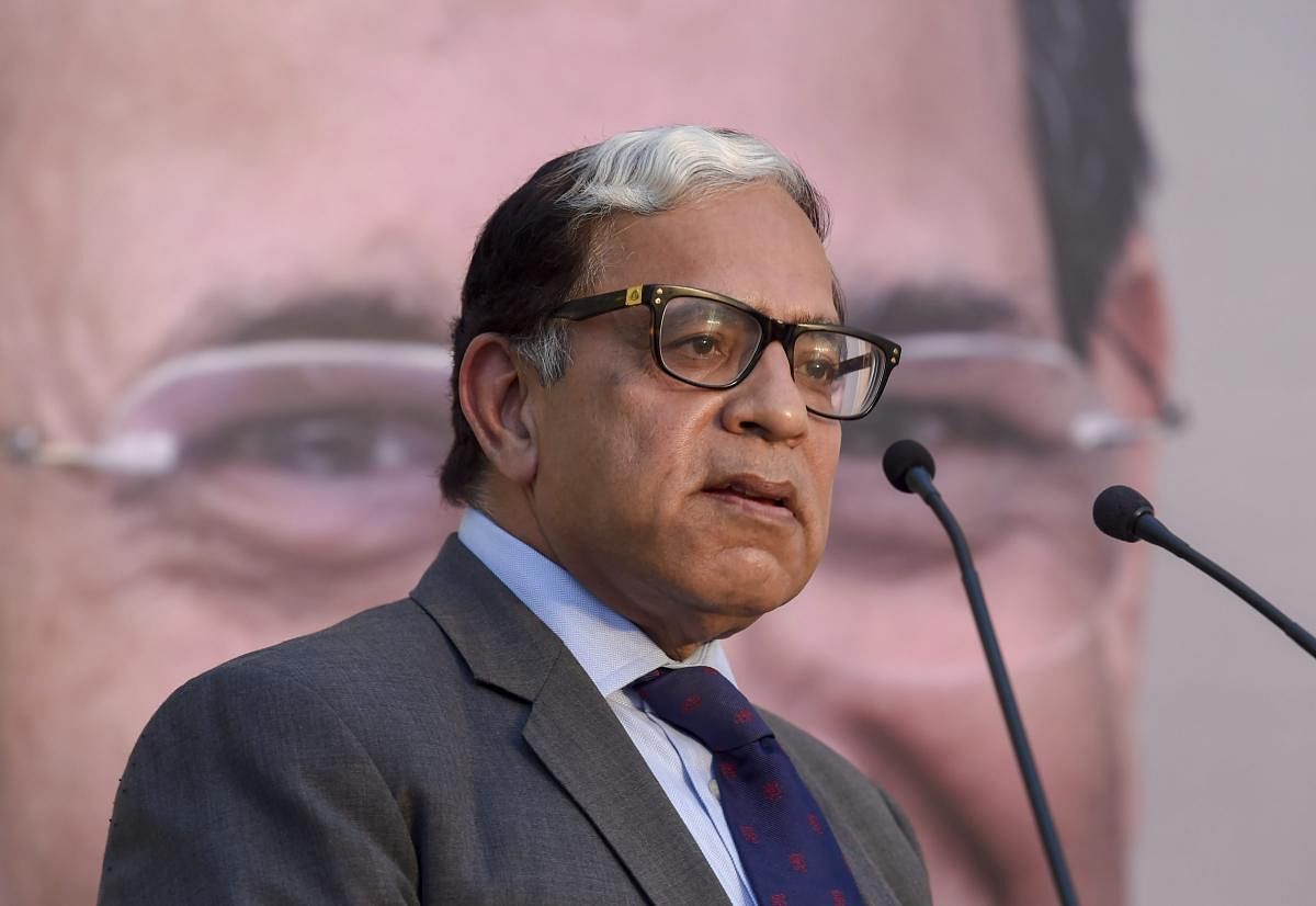 Justice Sikri wants controversy to 'die'
