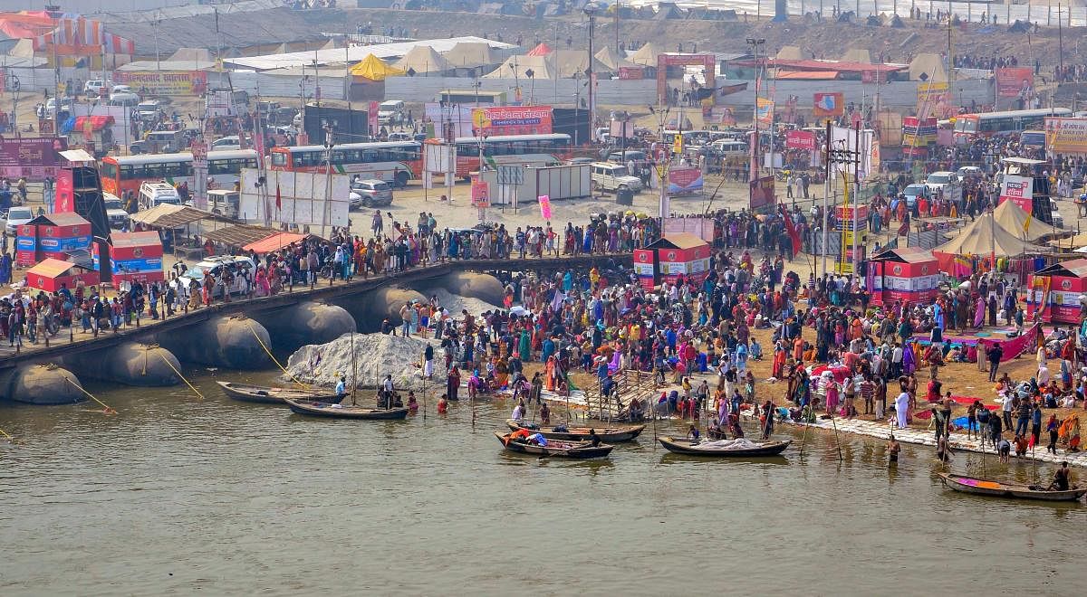Boat carrying 11 devotees capsizes near Sangam