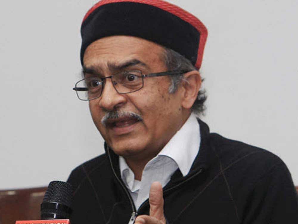 After AG, Union govt with contempt plea against Bhushan