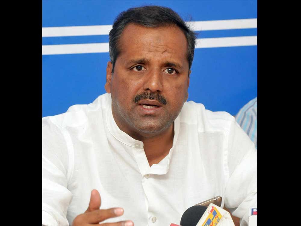 Let MLAs raise voice for funds: Khader
