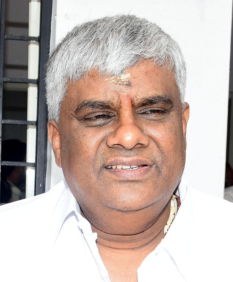 Listen to JD(S) or separate: Revanna to Cong