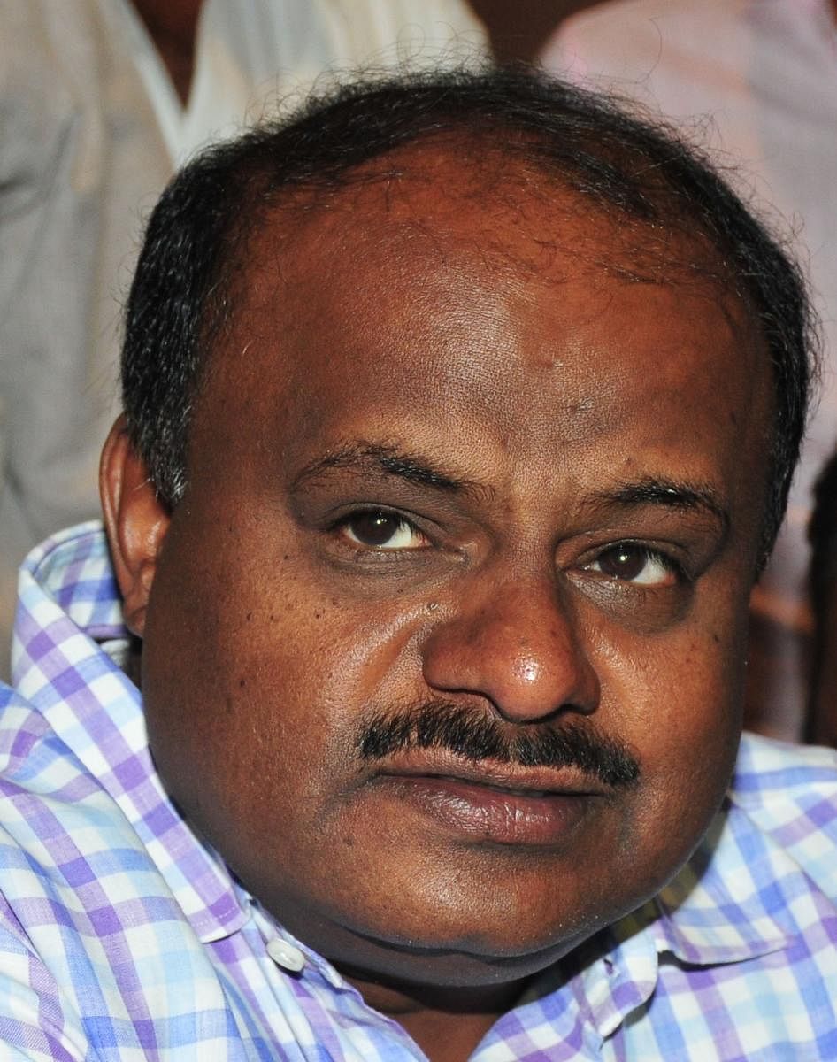 HDK dials miffed Cong MLAs, tries to pacify them