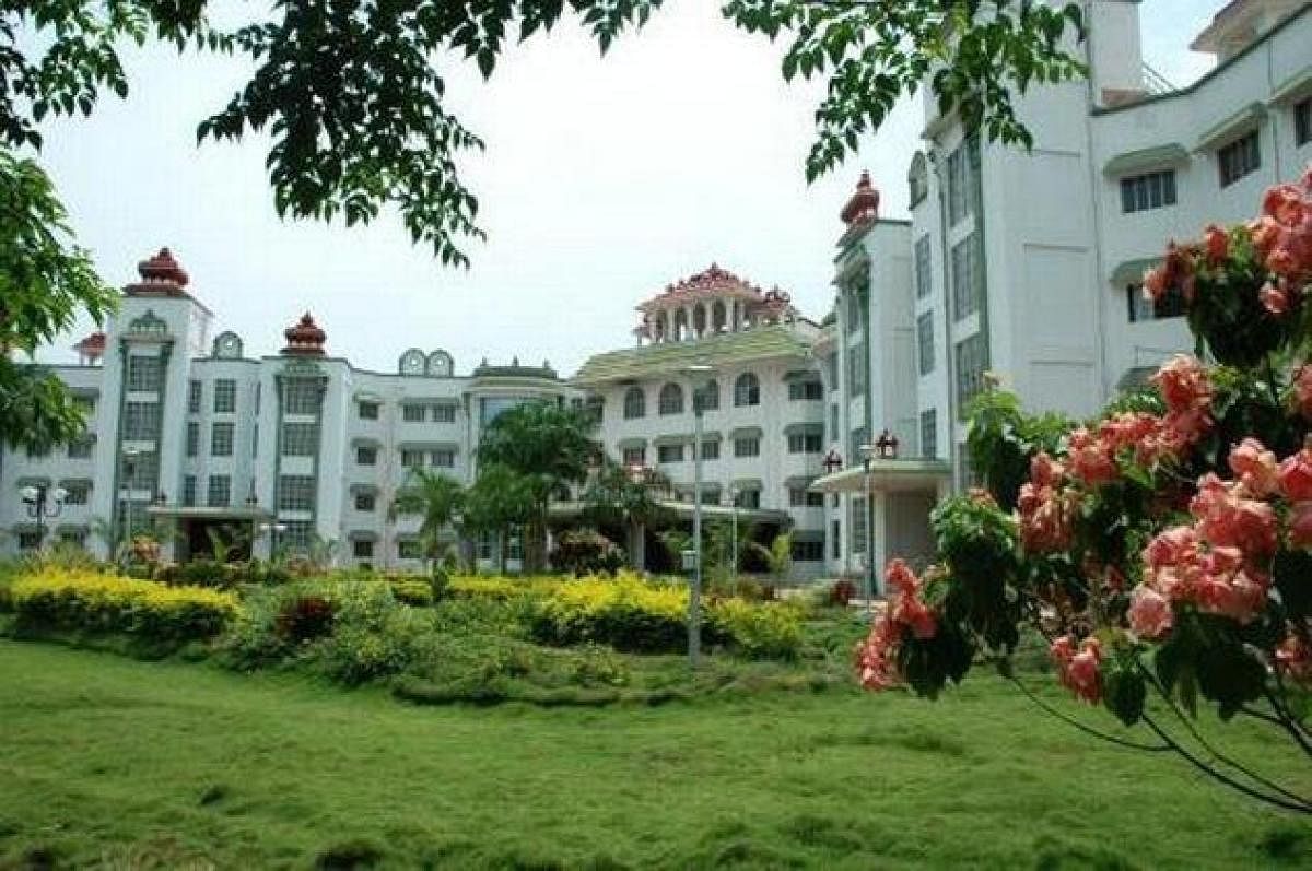 DA case: Madras high court orders probe against TN minister