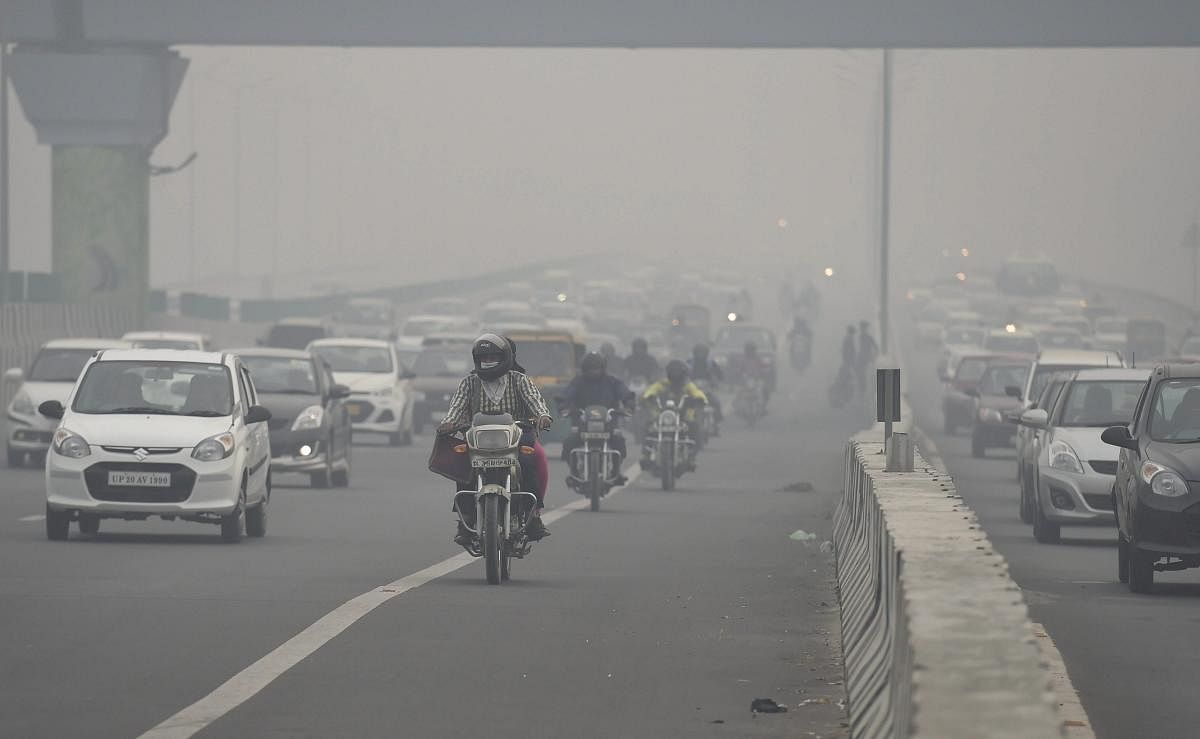 Diwali: Delhiites had hazy morning, poor air quality