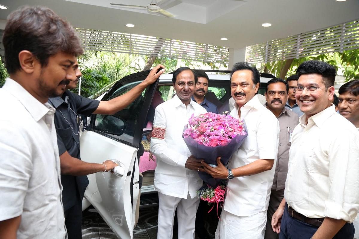 KCR meets Stalin, says no consensus yet on third front