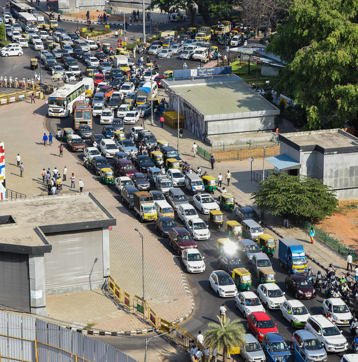 Bengaluru closes in on Delhi, has 80 lakh vehicles 