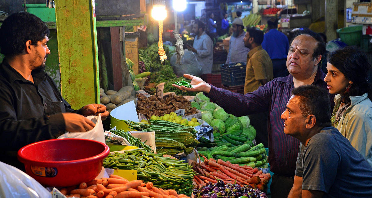 80 percent of Bengalureans still prefer kirana shops